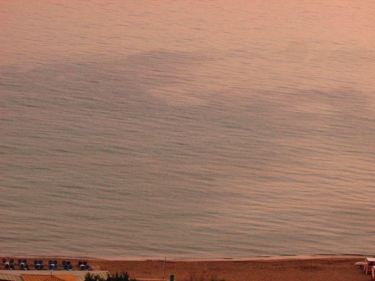 Kallopsia - Glifada Beach Menigos Resort By New Era Екстериор снимка
